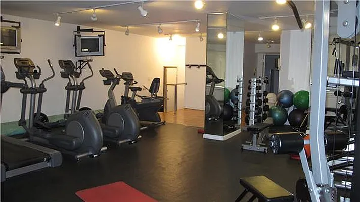 Sold by R New York | media 18