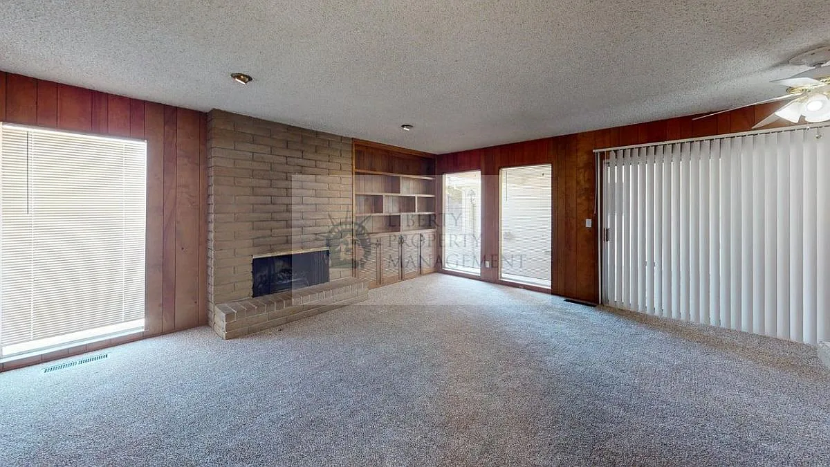 3 bed, 1832 sqft, $2,295 — Photo 2