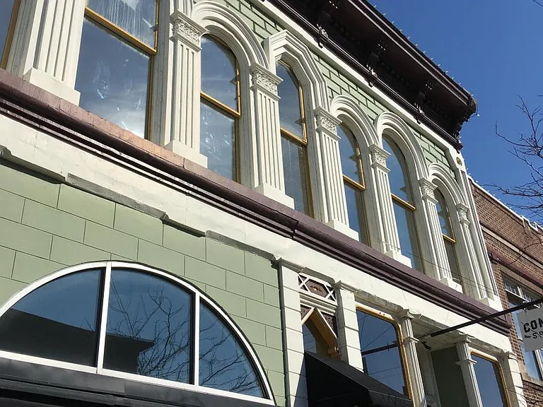 109 1/2 E Lincoln Ave — Photo 4