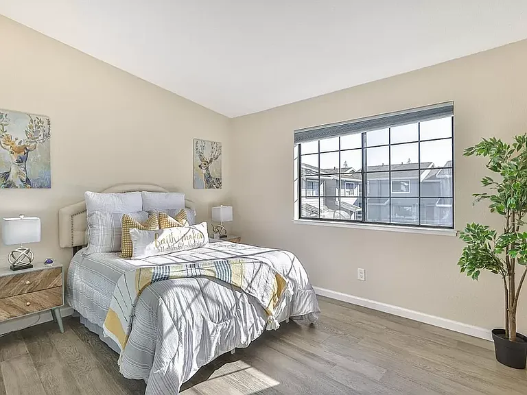6949 Chantel Ct — Photo 12