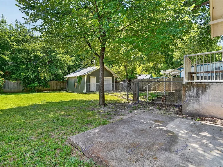 303 S Elm St — Photo 19