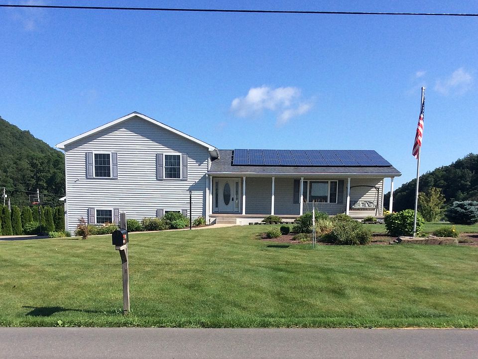2nd image of 105 Beaver Lake Rd