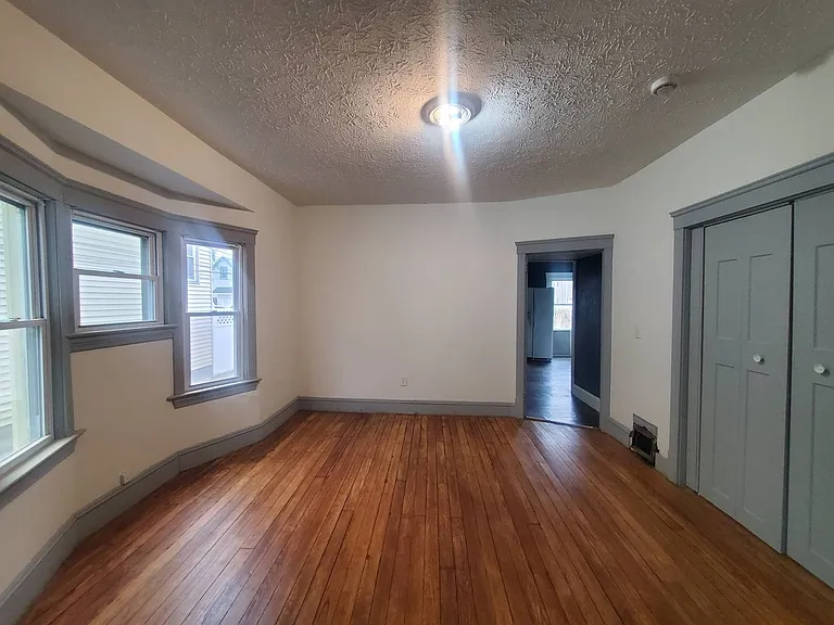 3594 W 47th Street — Photo 4