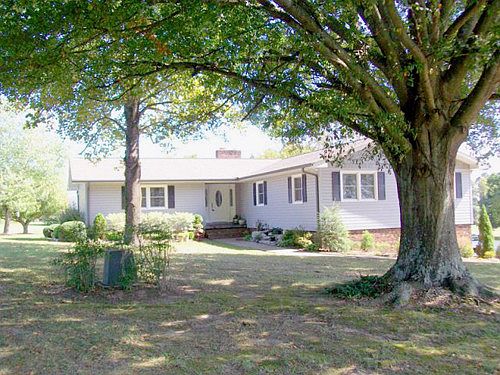 1st image of 105 Muirfield Dr