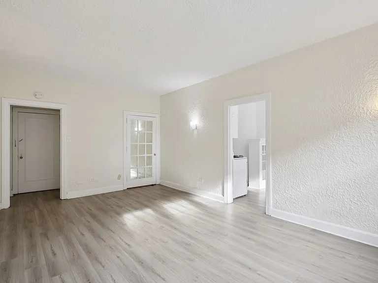 Bayard Manor Apartments — Photo 67
