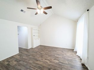 402 Lee Dr APT 4B, Baton Rouge, LA 70808