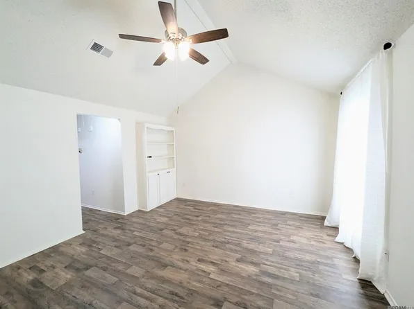 402 Lee Dr APT 4B, Baton Rouge, LA 70808