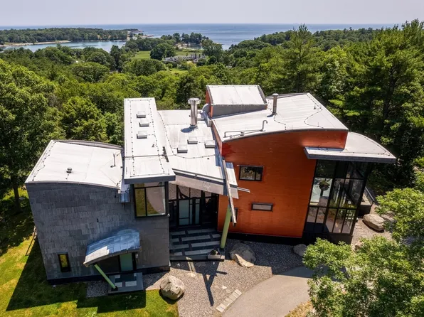370 Summer St, Manchester, MA 01944