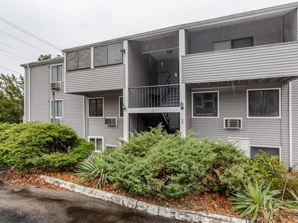 38 Cowesett Ave APT 18, West Warwick, RI 02893