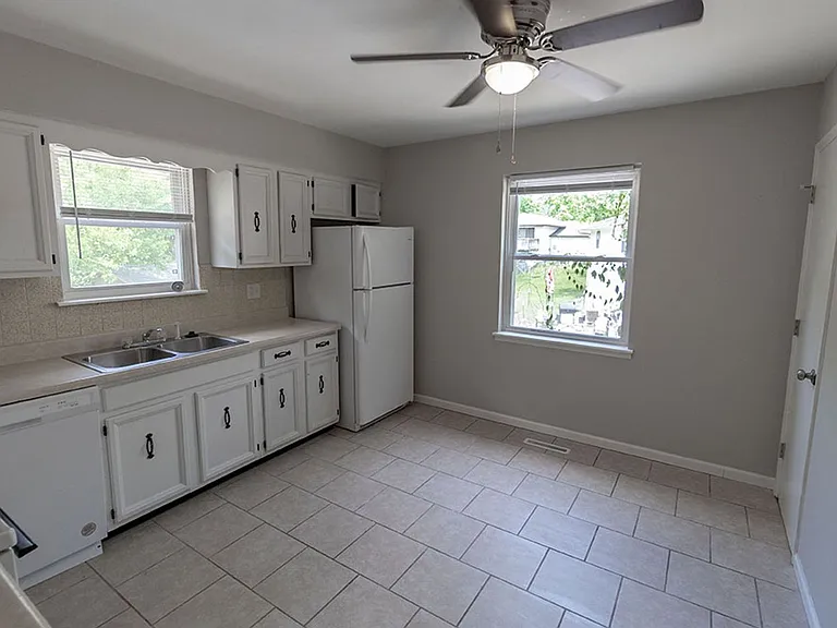 1321 S Roseta Ave — Photo 6