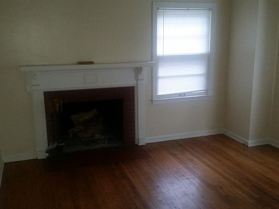 Livingroom with fireplace covered