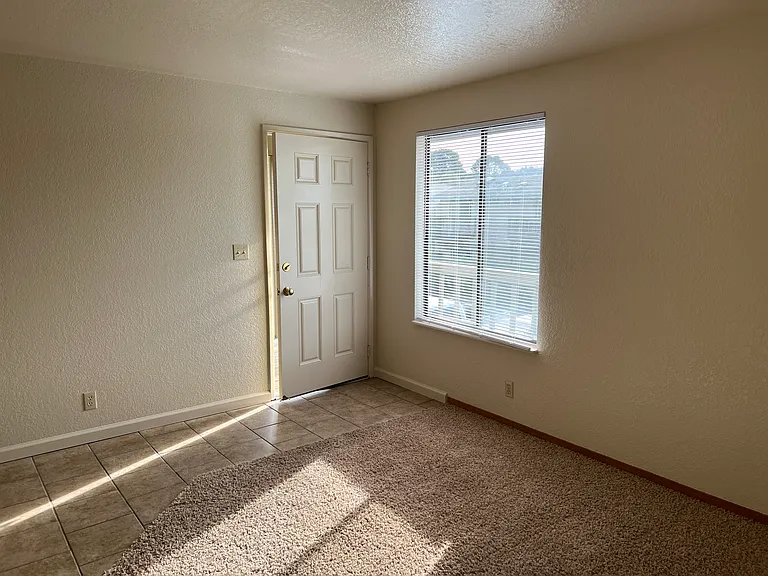 4902 Valley East Blvd #B — Photo 3