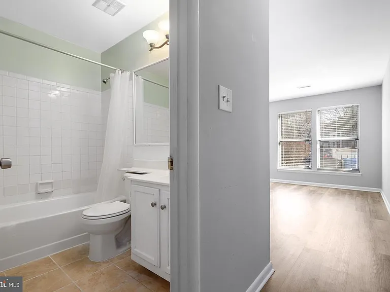 20218 Halethorpe Ln #215 — Photo 14
