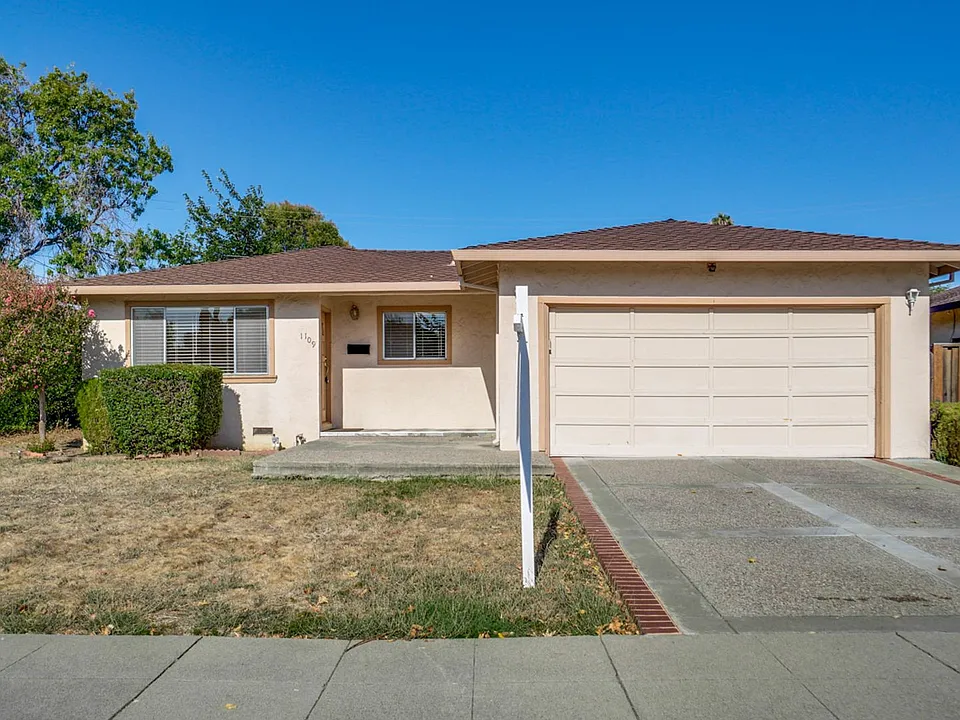 1109 White Cliff Dr