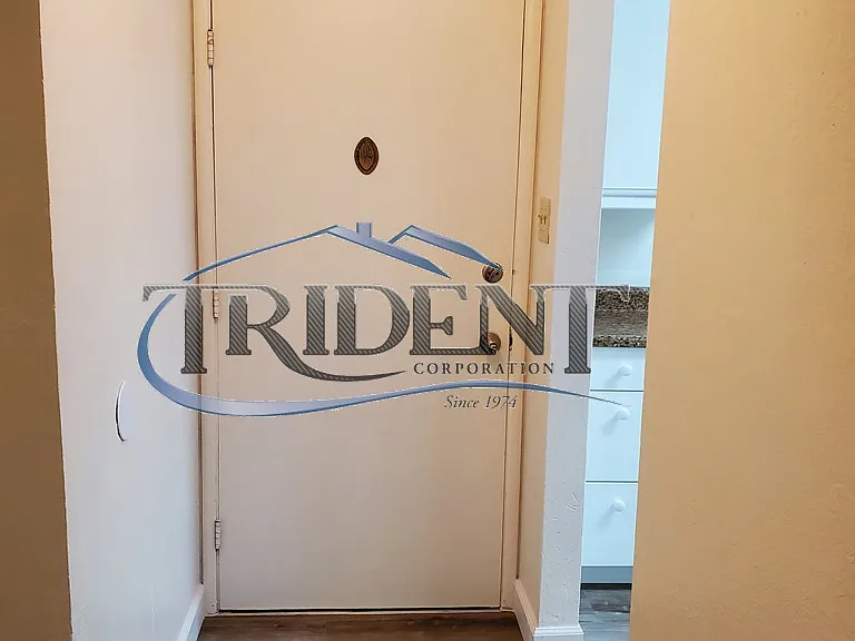 745 Queens Ave — Photo 2