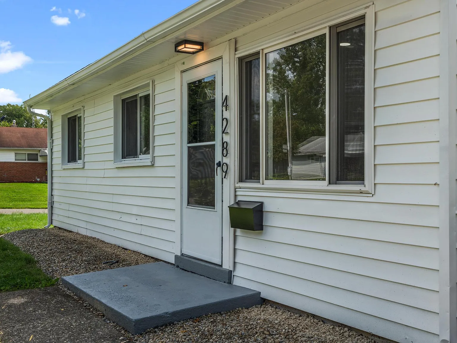 3 bed, 1100 sqft, $1,450 — Photo 3