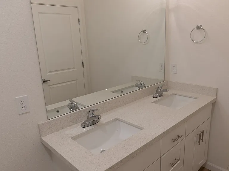 604 S Sheridan Ave — Photo 8