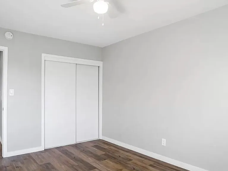 4723 Iroquois Ave — Photo 6