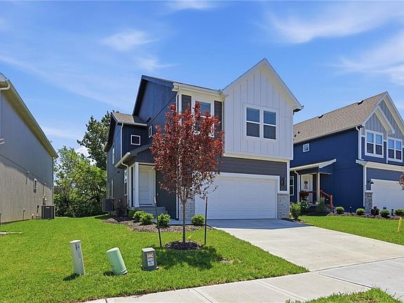 3rd image of 425 Hampstead Dr