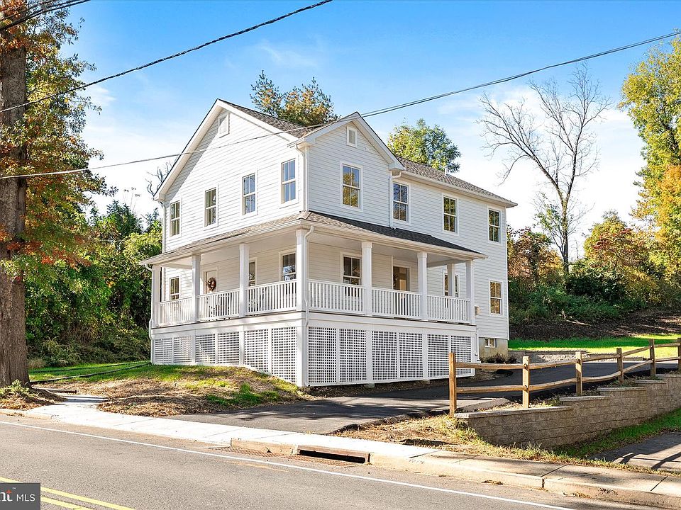 1st image of 30 Church St