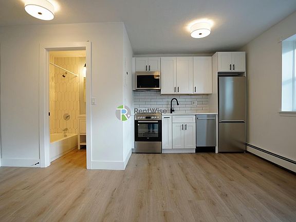 2nd image of 740 E 7th St #17