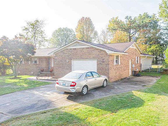 3rd image of 115 Hillington Dr