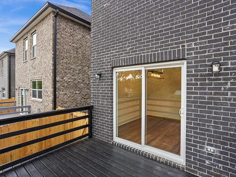 656 Chambers St #160 — Photo 32