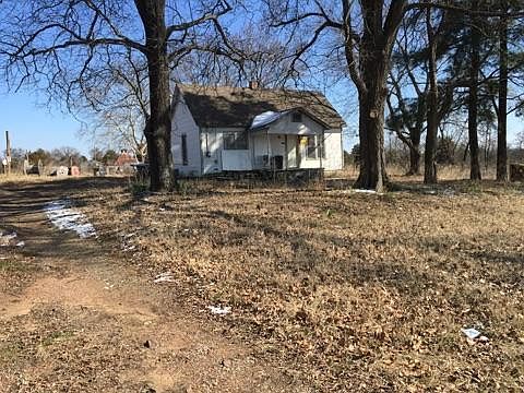 2nd image of 1541 County Road 2243