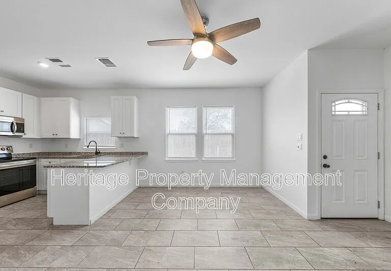 323 Gabriel #1-unit 201 — Photo 6