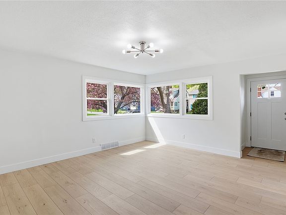 3rd image of 73 Woodrow Ave