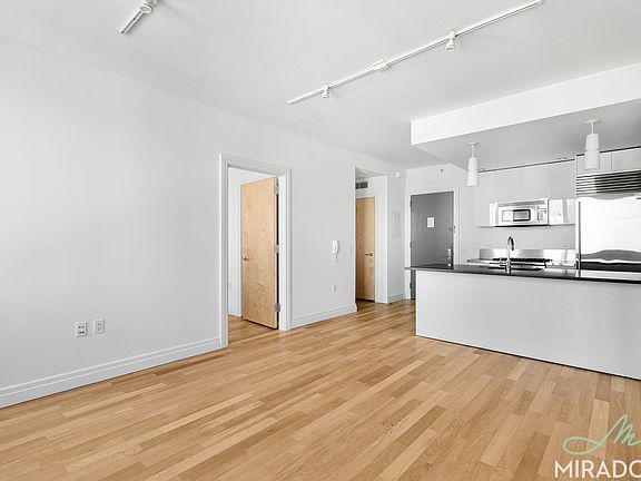 5th image of 554 W 54th St #28M