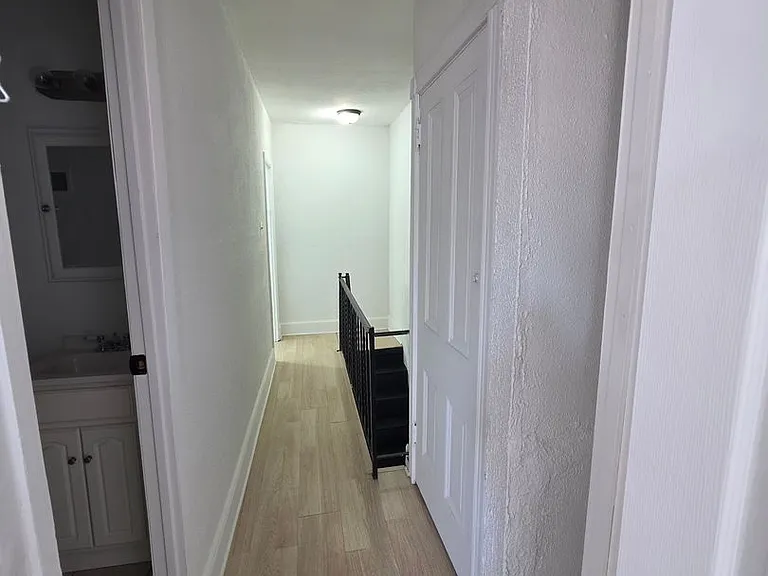 2228 Cross St — Photo 5