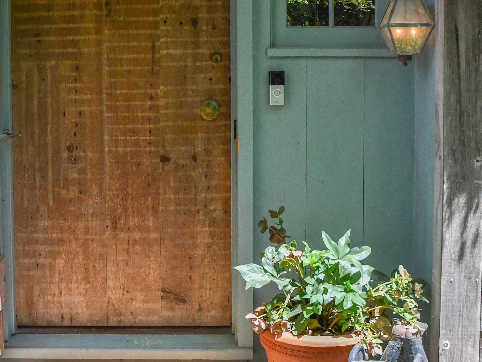 Quintessential Hamptons Cottage by the Beach — Photo 2
