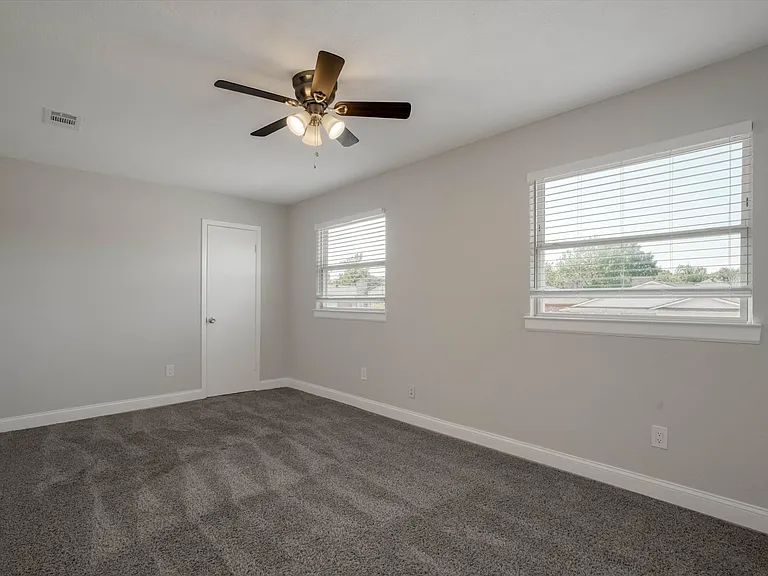 2203 Sheraton Dr — Photo 22