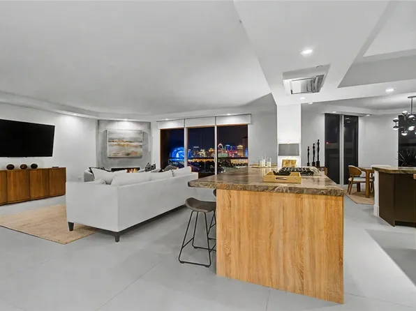 2877 Paradise Rd Unit 2102, Las Vegas, NV 89109