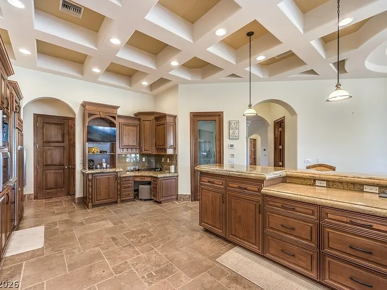 2780 El Camino Rd — Photo 36