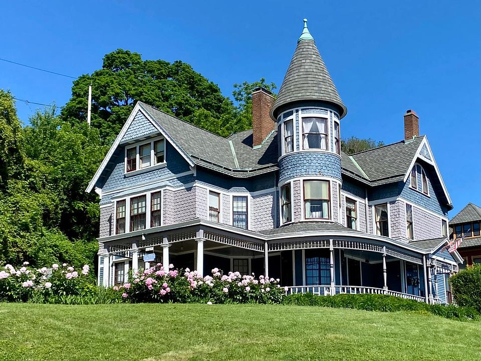 1105 Grove Ter, Dubuque, IA 52001 Zillow