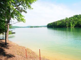 374 Harbor Ln, La Follette, TN 37766
