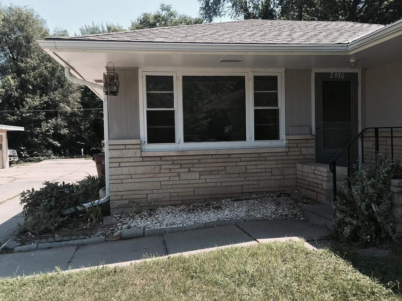 2 bed, 825 sqft, $995 — Photo 1