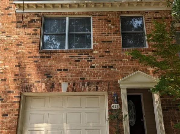 676 Todd Trl, Newport News, VA 23602