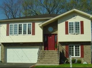 414 Maplewood Ave, Roselle Park, NJ 07204