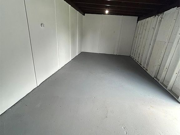 3rd image of 1529 Andrews Dr