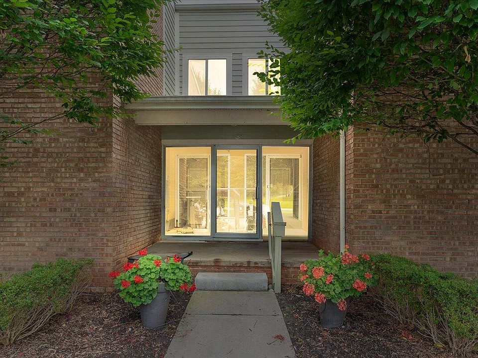 1st image of 655 Randolph St APT 103