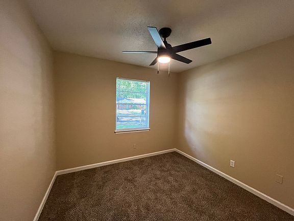 4th image of 3670 Royal Wood Dr