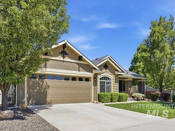 2nd image of 5020 W Los Flores St