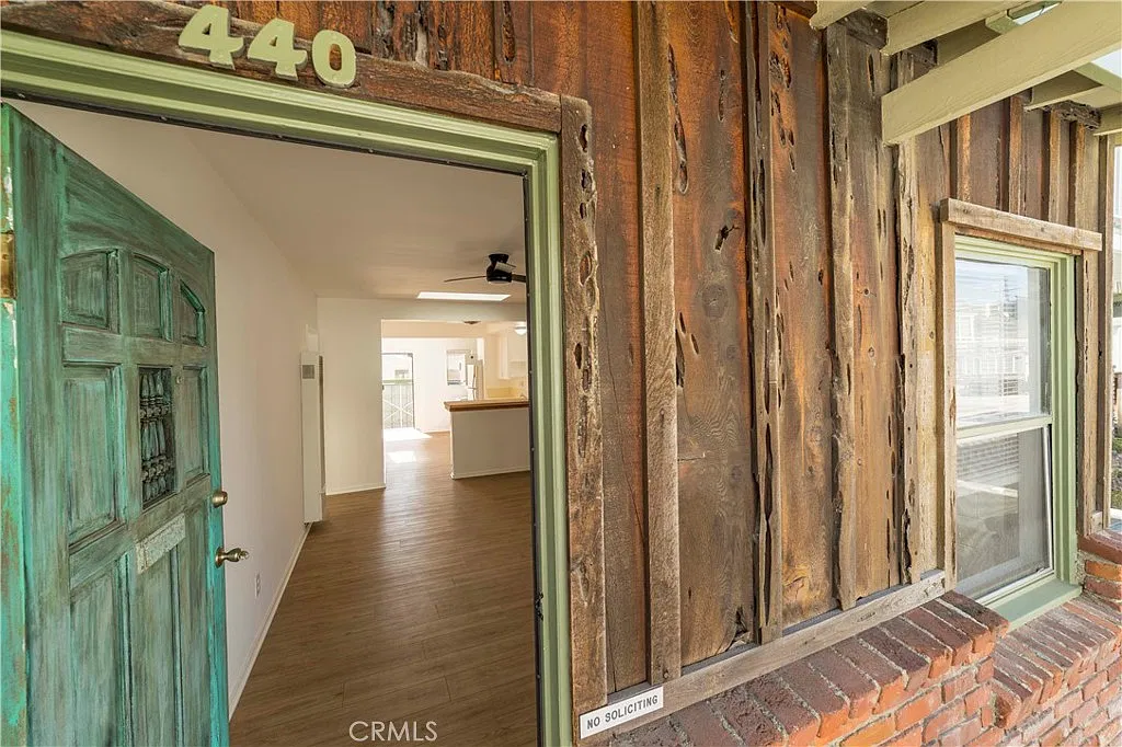 2 bed, 816 sqft, $5,995 — Photo 2