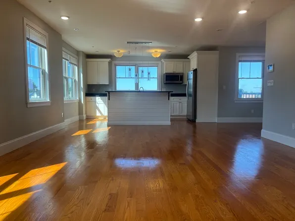 45 Spring St #13, West Roxbury, MA 02132