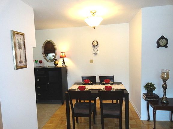 5th image of 665 Grove Dr APT 211