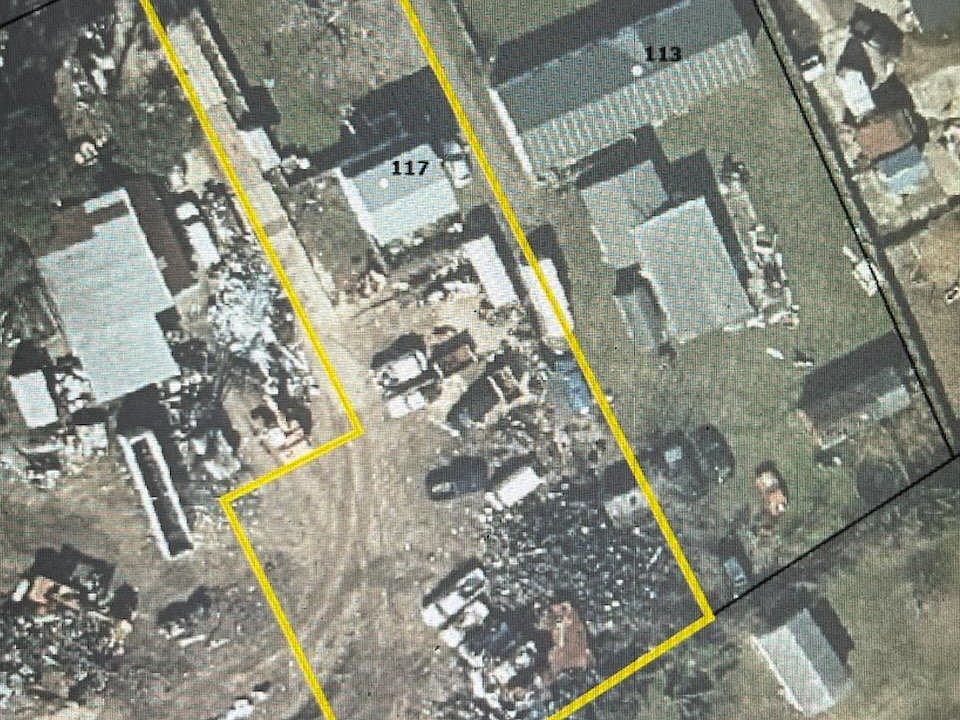 2nd image of 117 W Side Ln