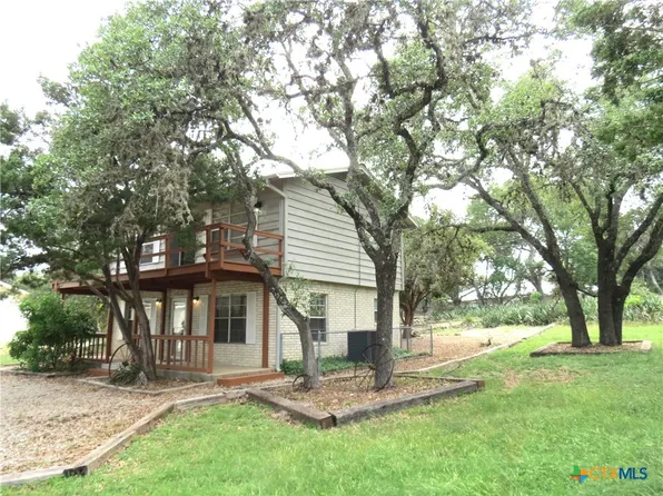 103 W Outer Dr, Canyon Lake, TX 78133